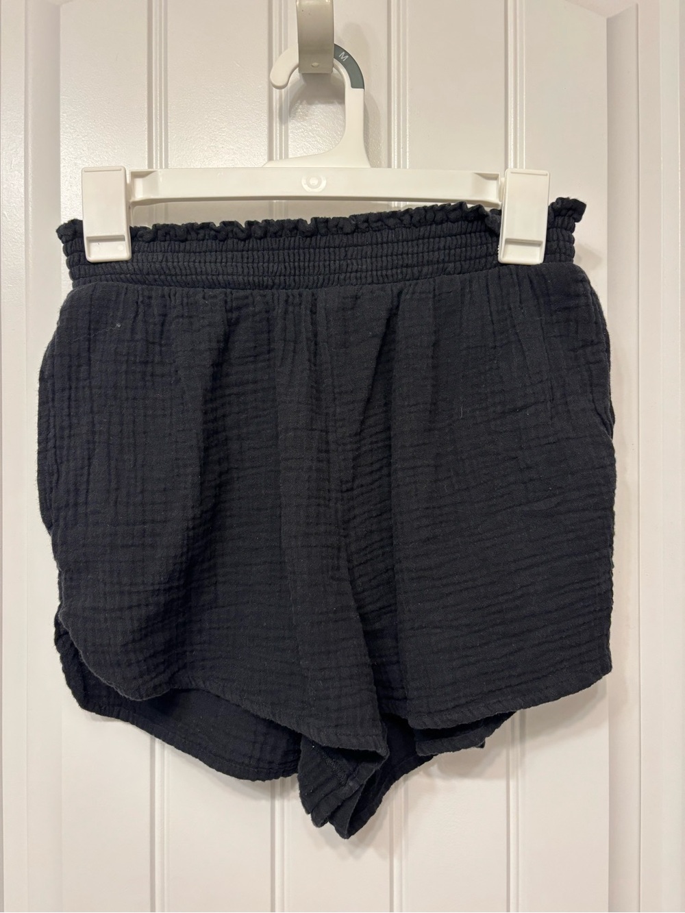 Aerie Women’s Black Gauze Elastic Waist Shorts
